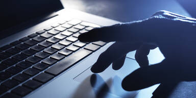 Terrorverdacht: Vorbestrafter IS-Anhänger (18) wieder vor Gericht