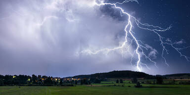 Russland-Tief! Gewitter-Front crasht Frühlingswetter