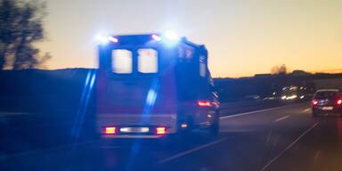 Biker (21) kracht gegen Steinmauer – sofort tot