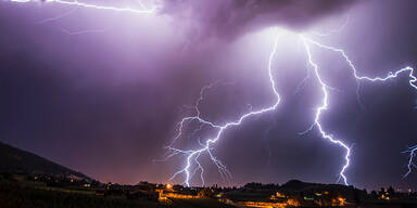 Gewitter-Gefahr! DIESER Region stehen jetzt Blitz und Donner bevor