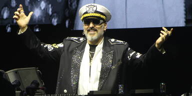 Gigi D’Agostino spielt für Sie zum Bestpreis auf