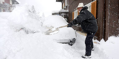 Auto Schnee Arlberg
