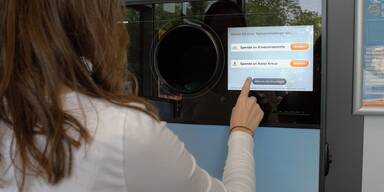 Hofer startet Pfandspende: Jetzt für die Österreichische Kinderkrebshilfe spenden 