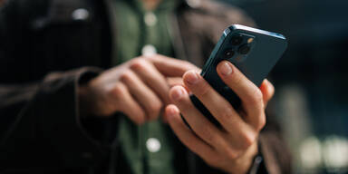 Abgezockt: Fake-Banker schickt Tirolerin selbst zur Anzeige!