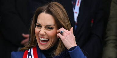 1. Auftritt: Prinzessin Kate lacht die Andrew-Krise weg 