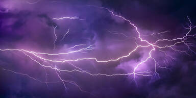 Erst 36 Grad, dann drohen uns HIER Hitze-Gewitter