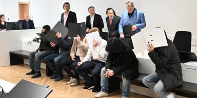 Derby-Krawalle: Stadion-Videos werden gesichtet