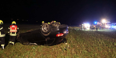 Zwei Teenager nach Autounfall schwer verletzt