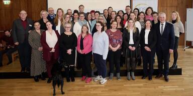 St. Pölten:30 Absolventen des Interprofessionellen Palliativ-Basislehrgangs ausgezeichnet