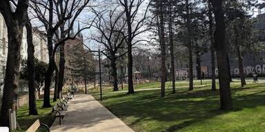 16-Jährigen mit Messer attackiert: Täter flüchtig