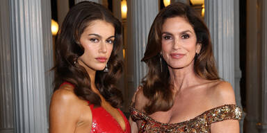 Glanz, Herzbeben & heiße Einblicke bei der „LACMA"-Gala