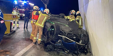 Sportwagenfahrer (27) krachte in Tunnelwand