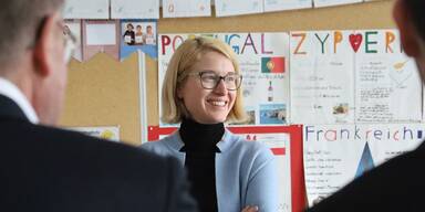 LH-Stv Christine Haberlander bei der Projektpräsention