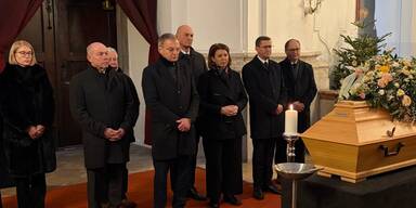 Landesregierungsmitglieder trauern am Freitagmorgen