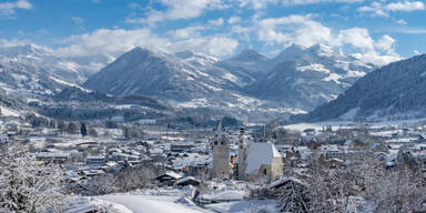 Landschaft Panorama Stadt Kitzbuehel Winter Emotionen (c) Kitzbuehel Tourismus (7).jpg