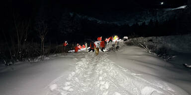 Lawinen-Drama in Tirol: Zwei Snowboarder tot geborgen
