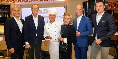 Lindt Flagship Store Vienna Ali Kulein, Dr. Adalbert Lechner, Maître Chocolatier Toni, Elisabeth Gürtler, Toni Faber, Michal Spiller.jpg