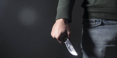Mit Messer gedroht