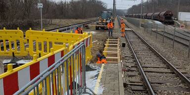 Laaer Ostbahn: Bahnsteigverlängerungen für neue Züge