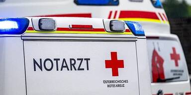 17-Jähriger von Auto von 19-Jährigem erfasst 