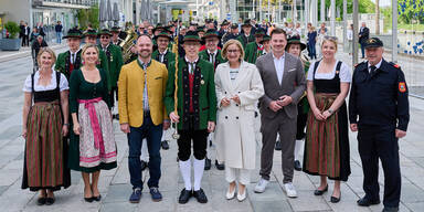 Landhaus-Maibaum kommt heuer aus der Marktgemeinde Asperhofen