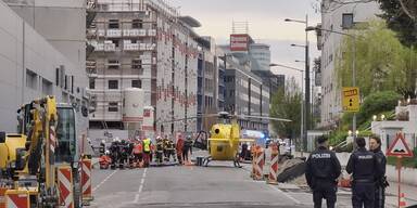 Horror-Unfall in Wien: Bauarbeiter stürzt mehrere Meter ab