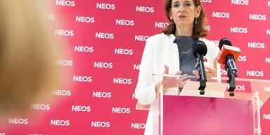 PK NEOS 111225-6.jpg