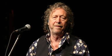 "Du Entschuldige!" Große Ehre für Peter Cornelius