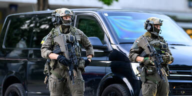 Mit Waffe in Einkaufszentrum: Cobra stoppt 17-Jährigen