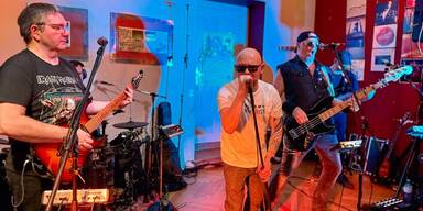 Neos-Benefizkonzert: Pinzer erspielt 730 Euro für Notschlafstellen