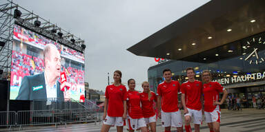 Public-Viewing-WHBF-(c)-ÖBB.jpg