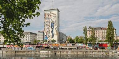 Wiener Ringturm wieder "künstlerisch verhüllt"