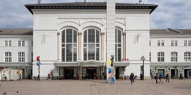 Salzburger Hauptbahnhof: Algerier (27) stach auf zwei Männer ein