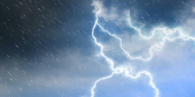 Achtung, Gewitter! In DIESEN Regionen wird es jetzt ungemütlich 