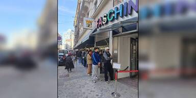 Last-Minute-Kostüme: Wiener stürmen Halloween-Laden