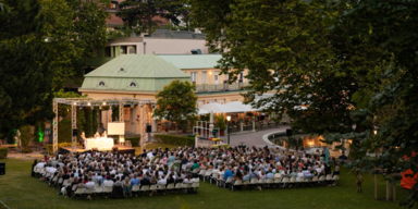 Literaturfestival „Schwimmender Salon" ab Juni in Bad Vöslau