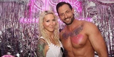 Simone Lugner: Spaß mit shirtlosem Mister Austria