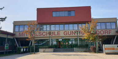 Nach Droh-Mail: Polizei evakuiert Mittelschule 