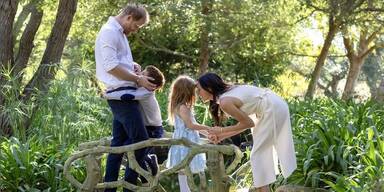 „Schöne Feiertage!“ – Meghan überrascht Fans mit privatem Familienfoto