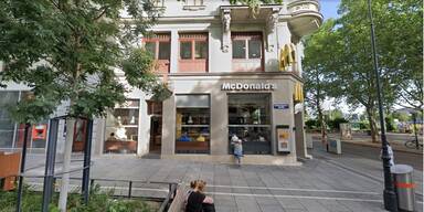 Vor "Mäci": Gesuchter Räuber verprügelt 32-Jährigen spitalreif