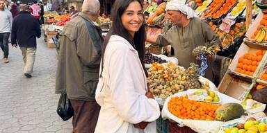 Geheimnisvoller Begleiter: Amira Aly postet Urlaubs-Foto mit Rätselfaktor