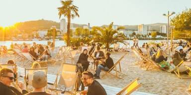 Die Sandburg - Strand küsst Bar