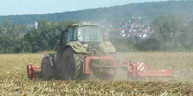 Eingeklemmt - Mann starb beim Reifenwechseln