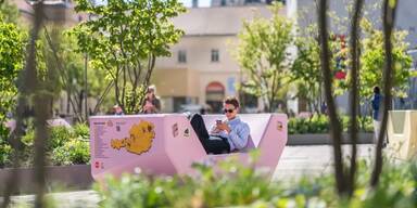 Wiener MQ schickt Kult-Möbel auf Österreich-Tour