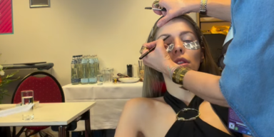 Backstage-Einblick: Victoria Swarovski ganz natürlich vor ESC
