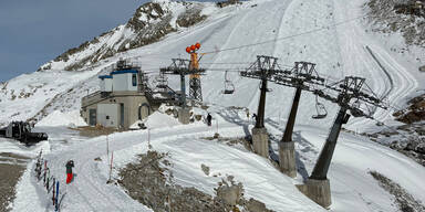 17 Skifahrer von Sessellift am Hintertuxer Gletscher gerettet