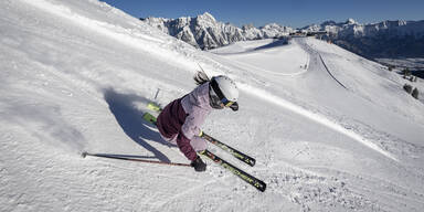 74-Jähriger nach Sturz beim Skifahren bewusstlos