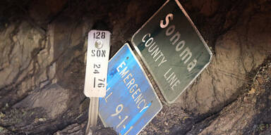 Sonoma County Straßenschild Feuer