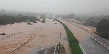 Unwetter-Chaos in Spanien: Ganze Landstriche geflutet