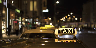 Riesige Taxler-Demo legt heute Wiener Innenstadt lahm